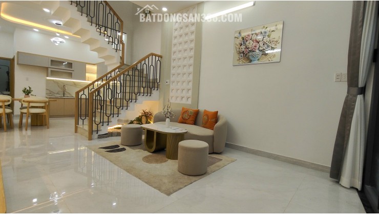 Sát Tân Hương Tân Phú, nhà 52m2 full nội thất, ô tô đổ cửa chỉ nhỉnh 5Đ